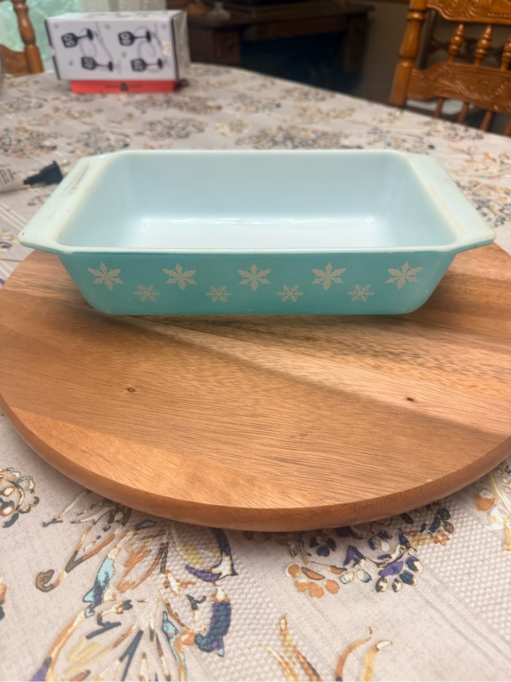 Pyrex Blue Snowflake Rectangular Baking Dish - Picture 4 of 5